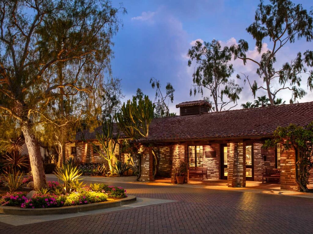 Estancia La Jolla Exterior At Night